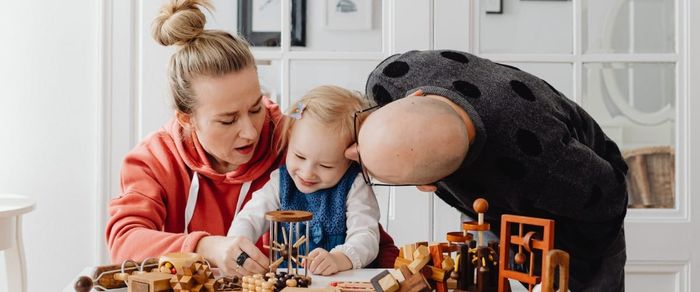 Гіперопіка: як дитинство впливає на особистість у дорослому віці