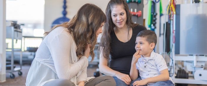 Логопед, дефектолог, корректирующий психолог: когда обращаться?