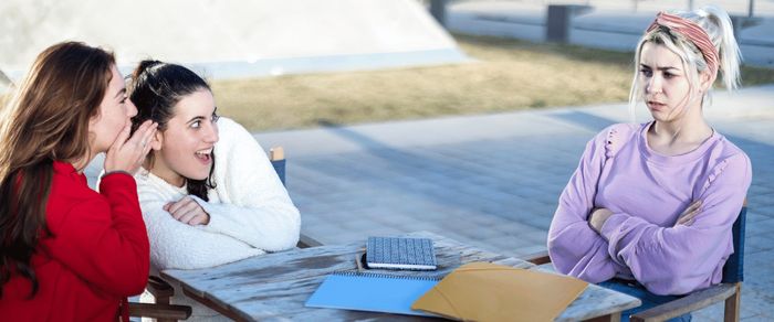 Токсичная дружба: как распознать и что делать?